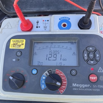 Megger 15kV insulation resistance tester reading during a cable test